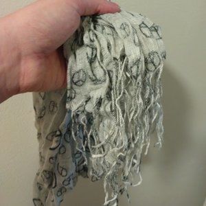 Light grey peace-sign fringed scarf